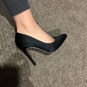 Zara basic black pumps